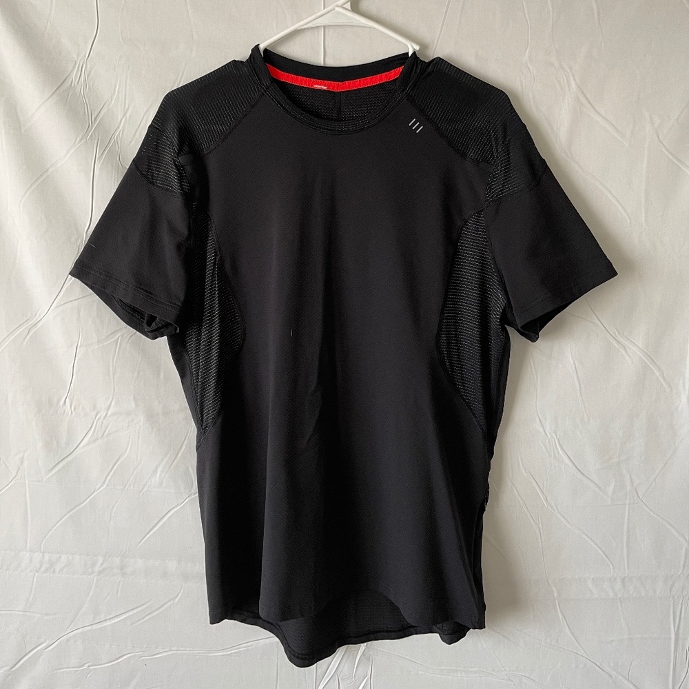 lululemon Men's Metal Vent T-Shirt.